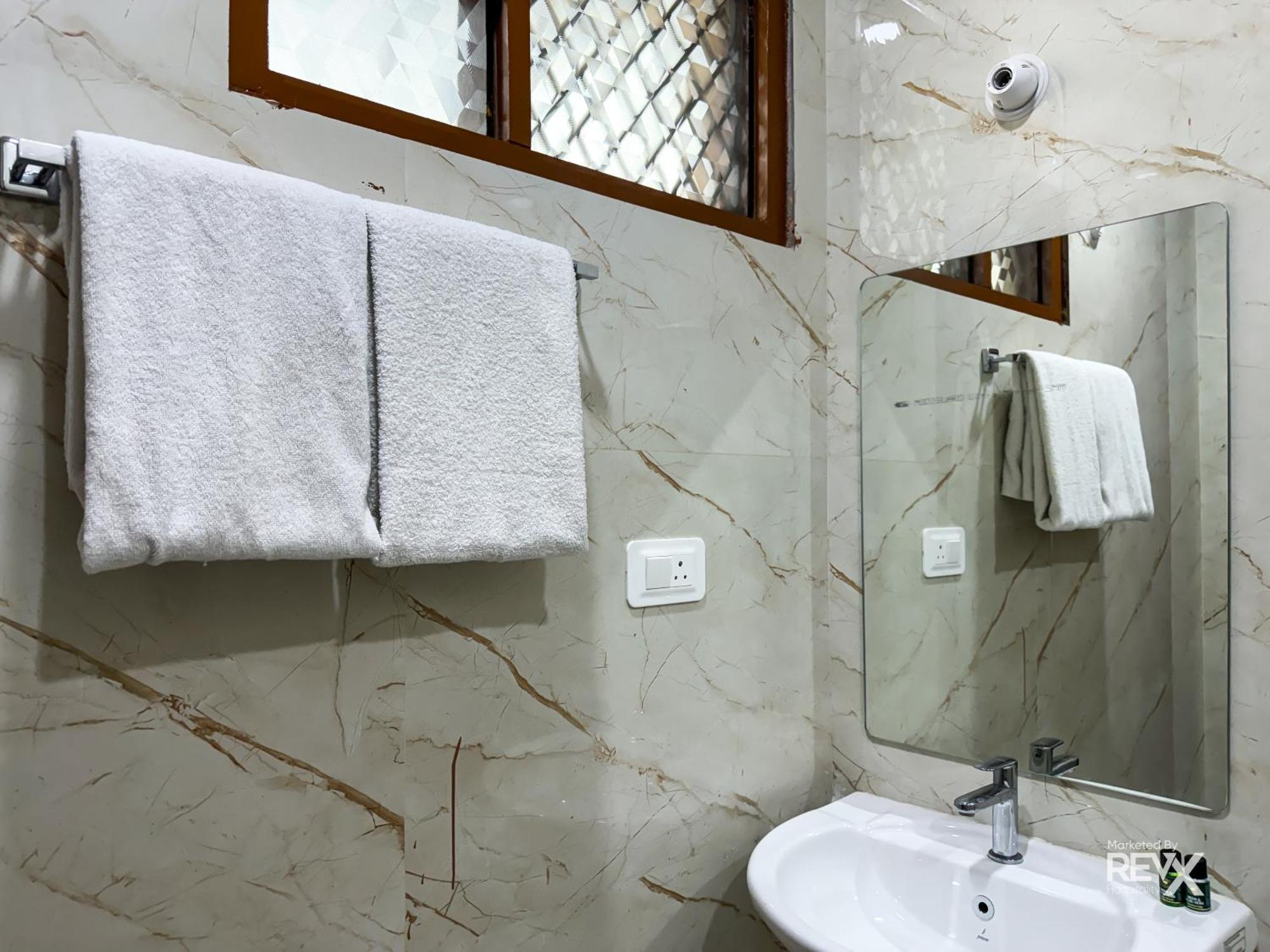 Guru Sadan A Luxe Stay Ayodhya Exterior foto