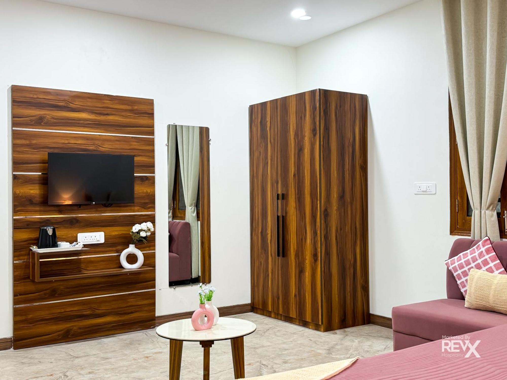 Guru Sadan A Luxe Stay Ayodhya Exterior foto